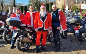 Des motards de l'ASEAB participent à la balade des Pères Noël 2026